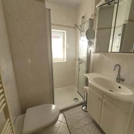 Apt2 Mit Balkon In Lage Nahe Karl Erbeer Hof, Zentrum Und Bahnhof