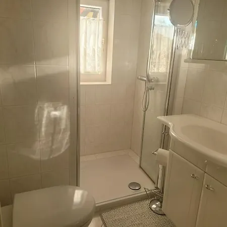 Apartment Apt2 Mit Balkon In Lage Nahe Karl Erbeer Hof, Zentrum Und Bahnhof *