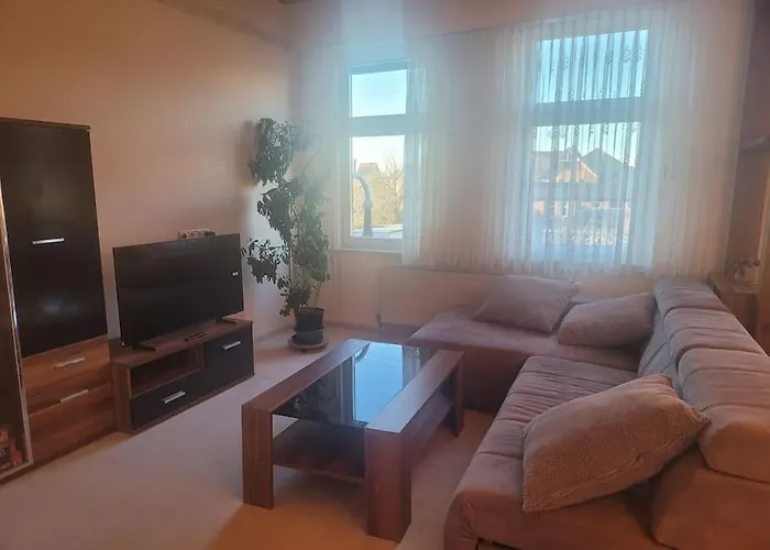 Guenstige, Grosse Im Zentrum Von דירה