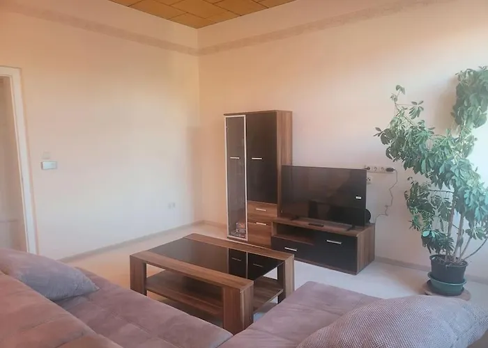 Guenstige, Grosse Im Zentrum Von דירה *