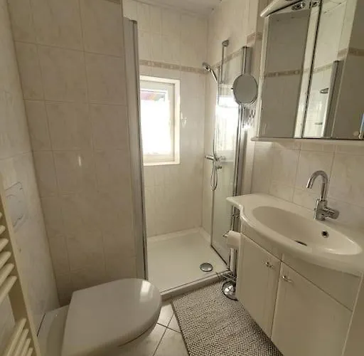 Guenstige, Grosse Im Zentrum Von