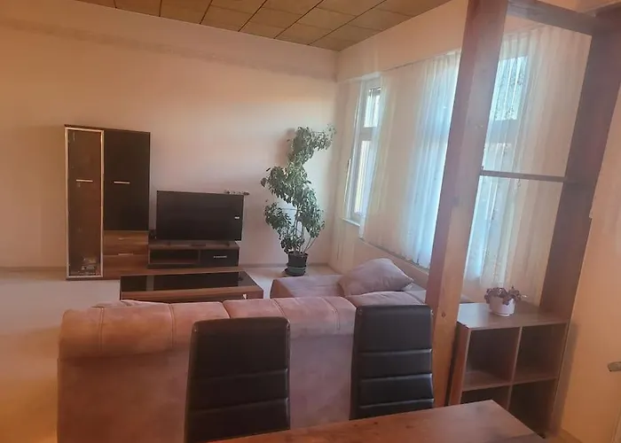 דירה Guenstige, Grosse Im Zentrum Von *