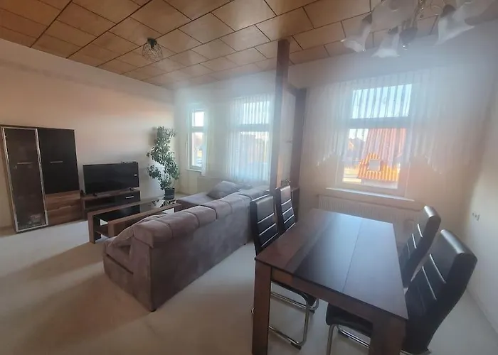 Guenstige, Grosse Im Zentrum Von דירה *